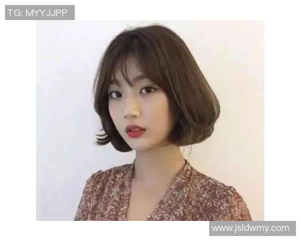 足球明星发型灵感女孩专属时尚造型展示与搭配技巧分享