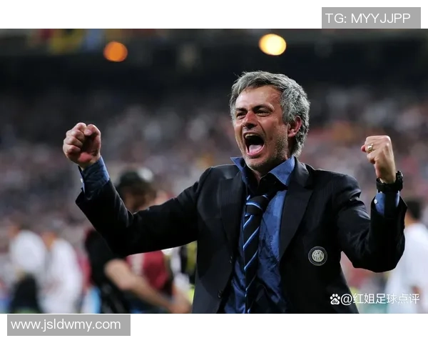 足球明星官方账号揭秘他们的训练生活与场外趣事