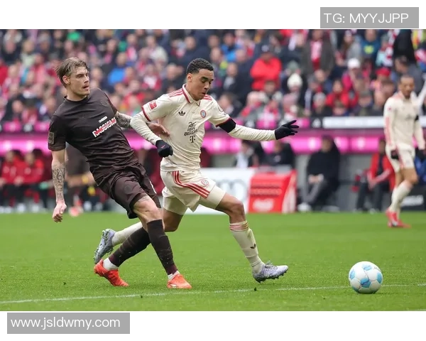 足球明星的专用足球揭秘以及他们选择的品牌和型号分析