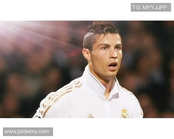 足球明星的成长之路与辉煌成就全景展示与精彩图片分享